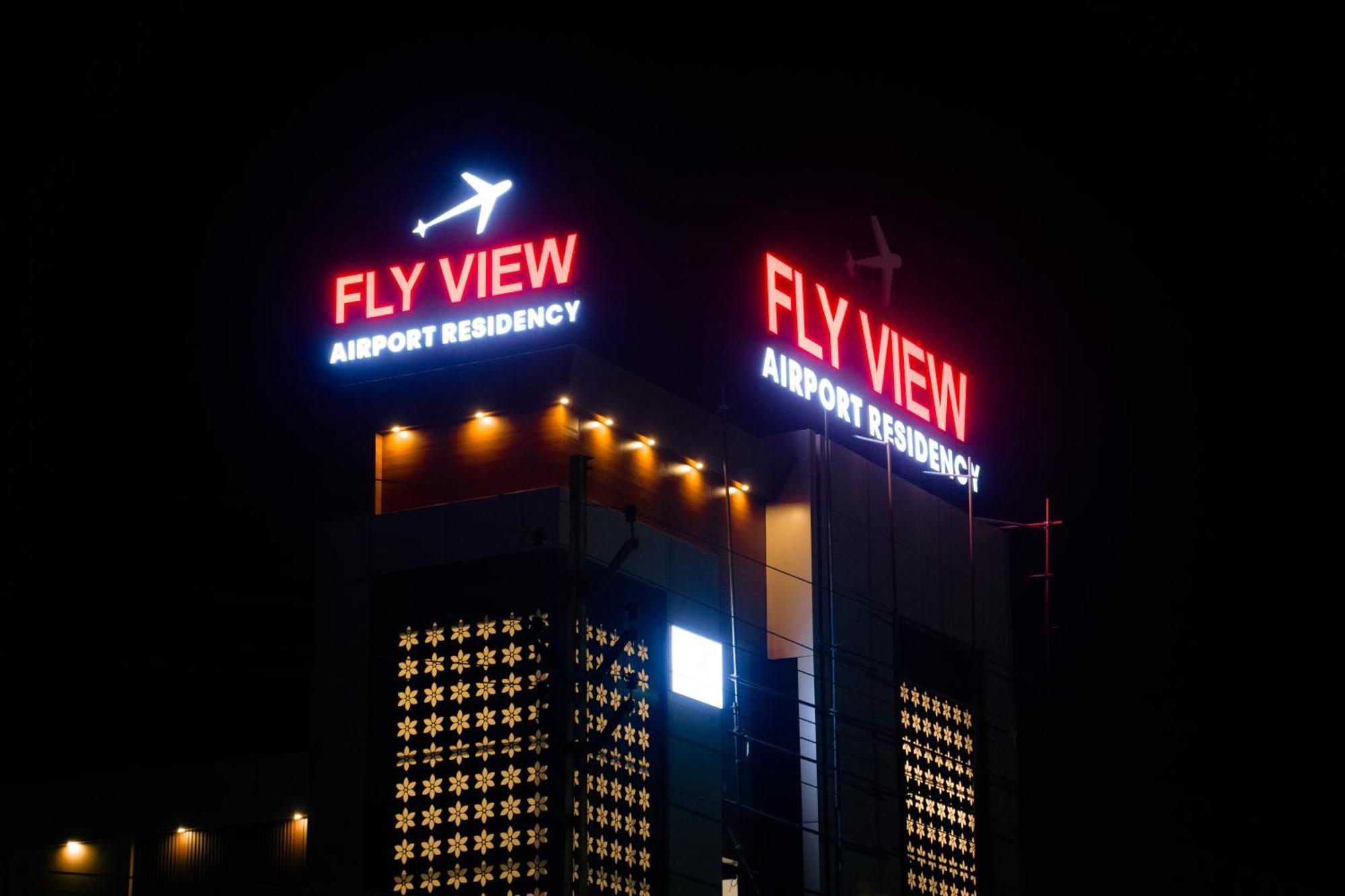Fly View Airport Residency Hotel Nedumbassery Bagian luar foto