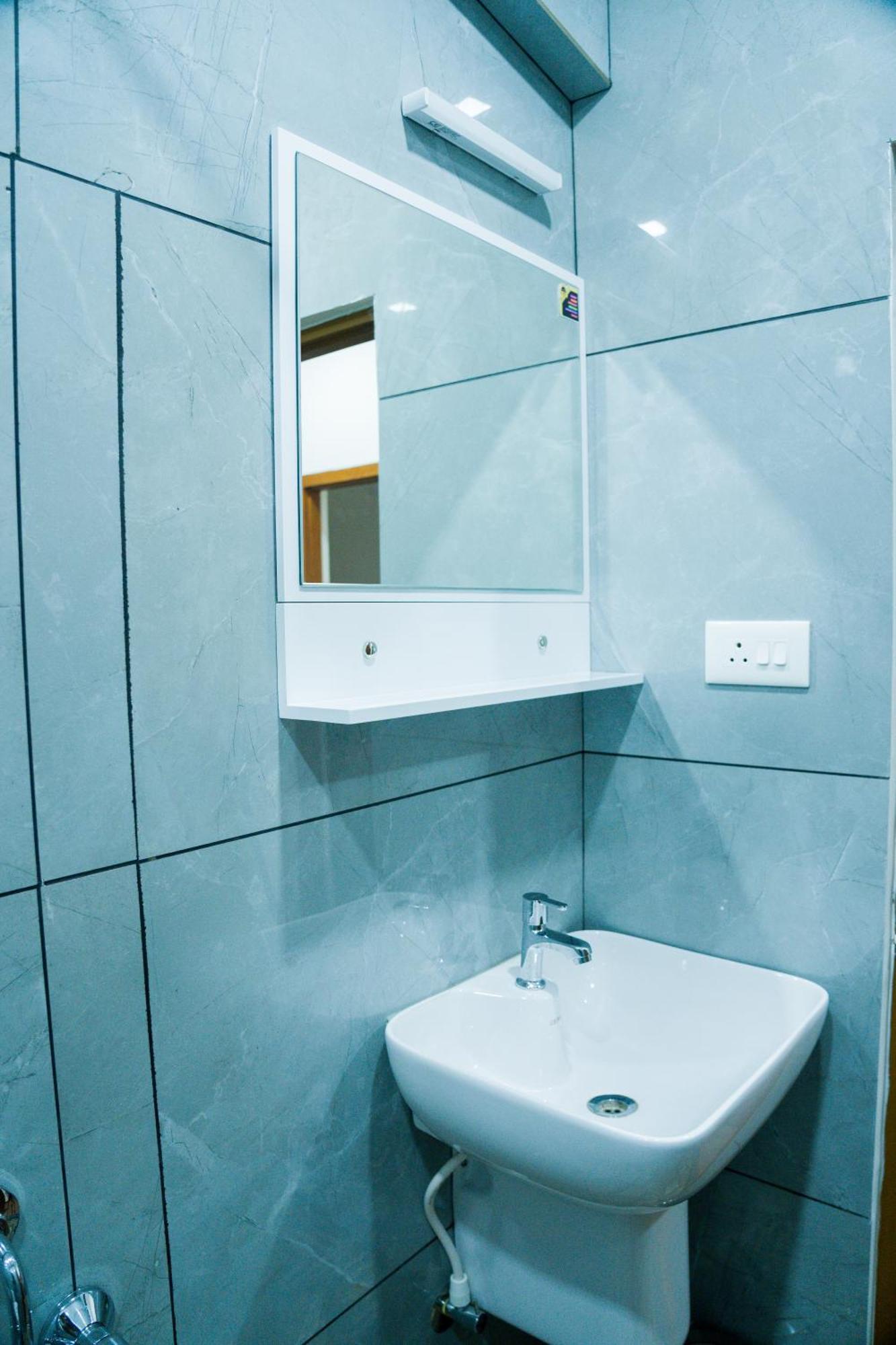 Fly View Airport Residency Hotel Nedumbassery Bagian luar foto