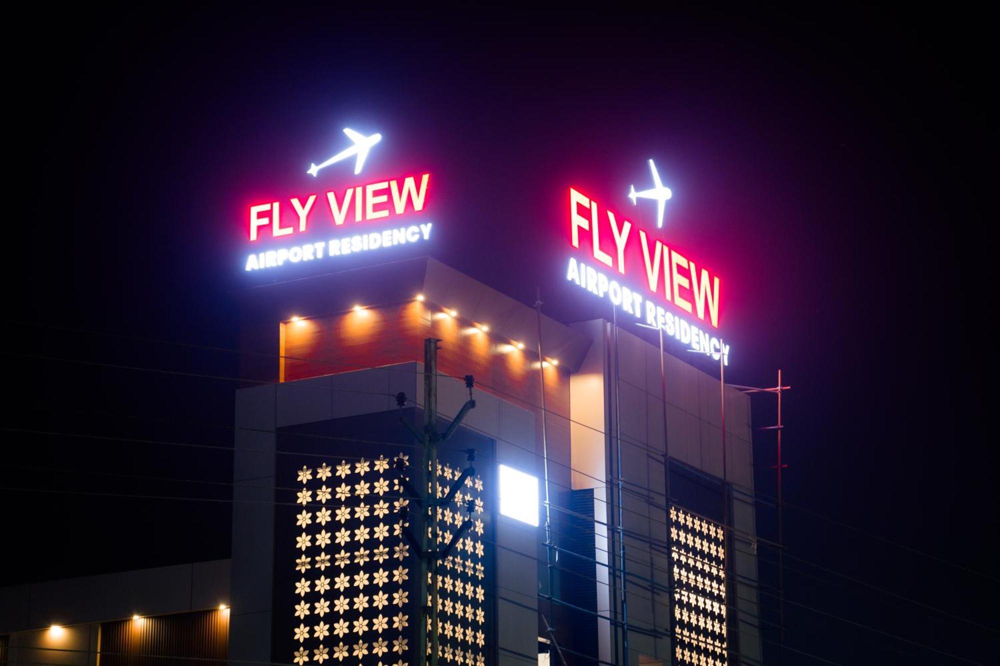 Fly View Airport Residency Hotel Nedumbassery Bagian luar foto