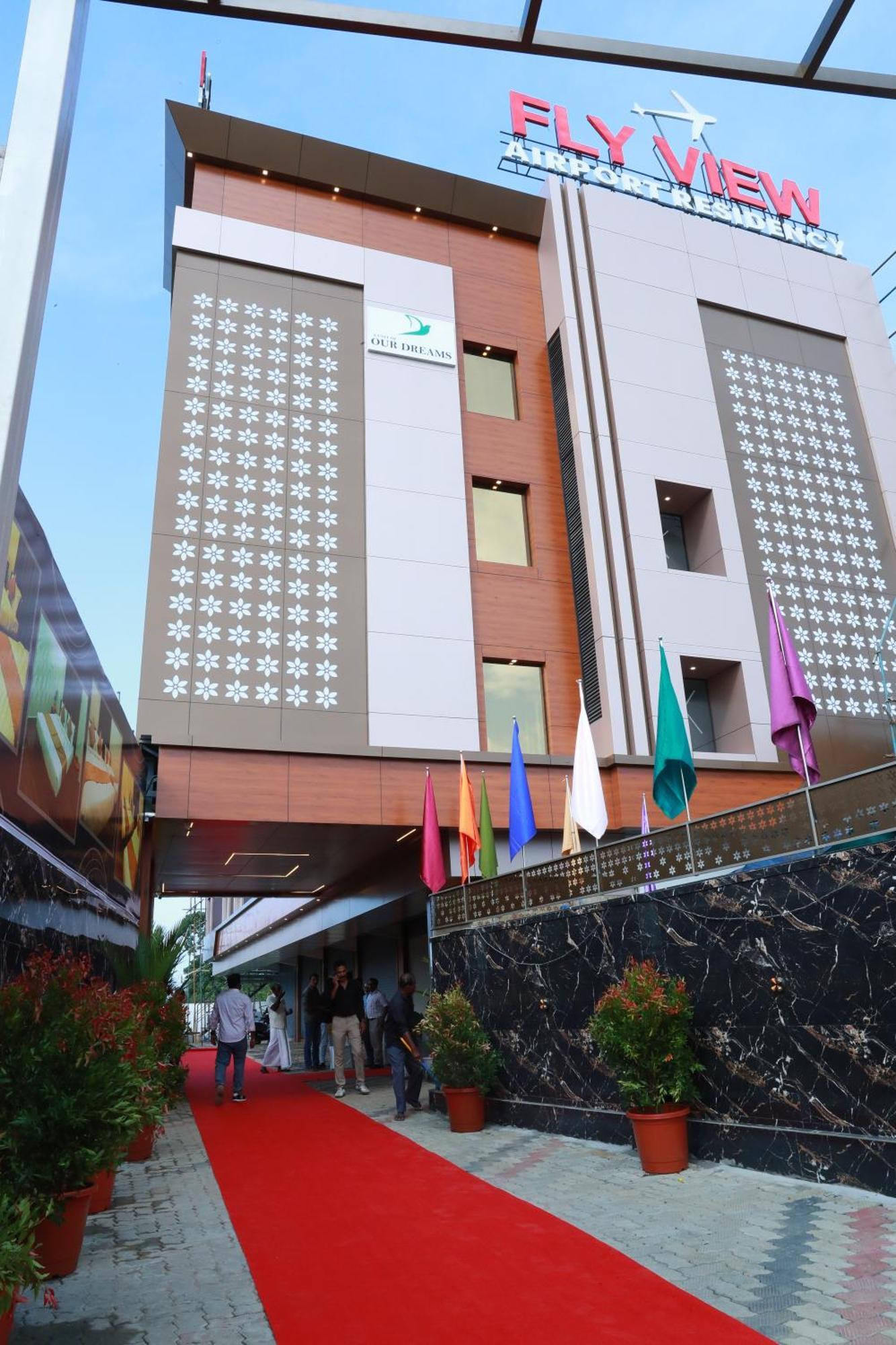 Fly View Airport Residency Hotel Nedumbassery Bagian luar foto