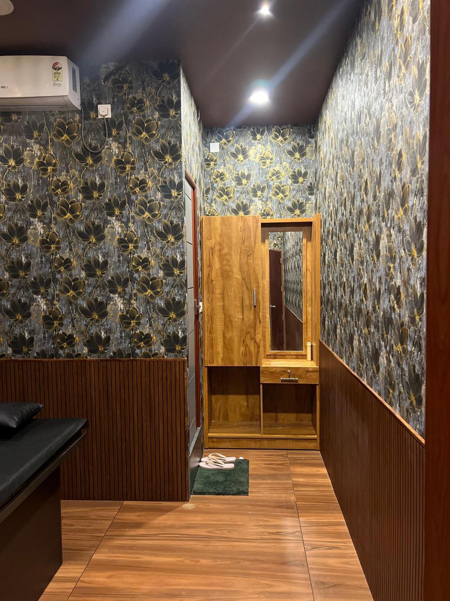 Fly View Airport Residency Hotel Nedumbassery Bagian luar foto